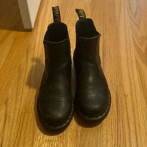 Doc Marten Chelsea boot
